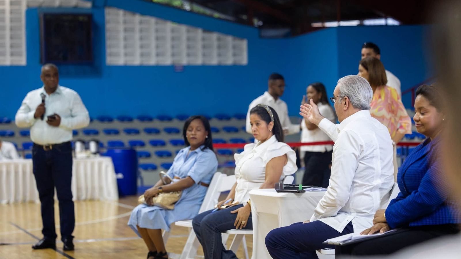 Abinader se reunió con juntas de vecinos de Santo Domingo dentro del programa #ElPresidenteEnMiBarrio.