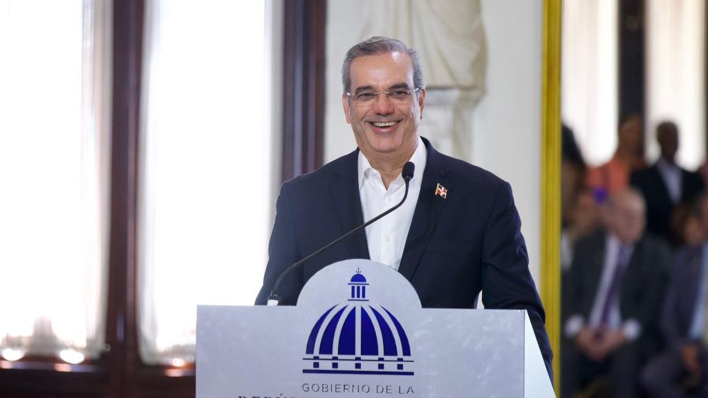 El video institucional de la Presidencia atribuye a la gestión de Abinader 16,053 nuevos agentes: "más del doble de agentes patrullando".