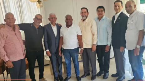 Adán Peguero, presidente del PRM en Santo Domingo Este, anunció su respaldo a las aspiraciones presidenciales de Carolina Mejía