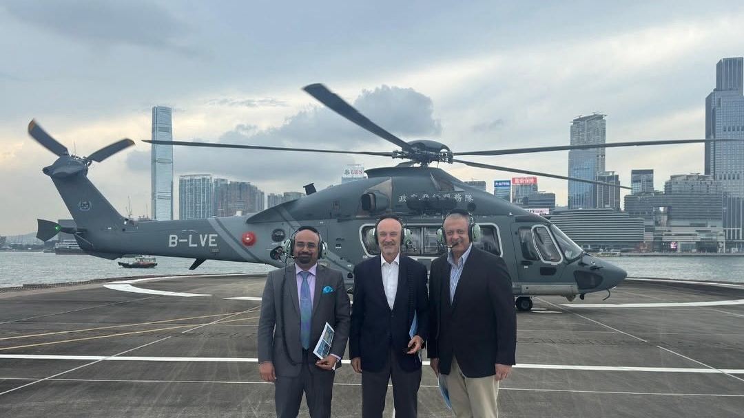 La actividad incluyó un recorrido aéreo junto a los cónsules generales del Reino de España y de la República de la India.