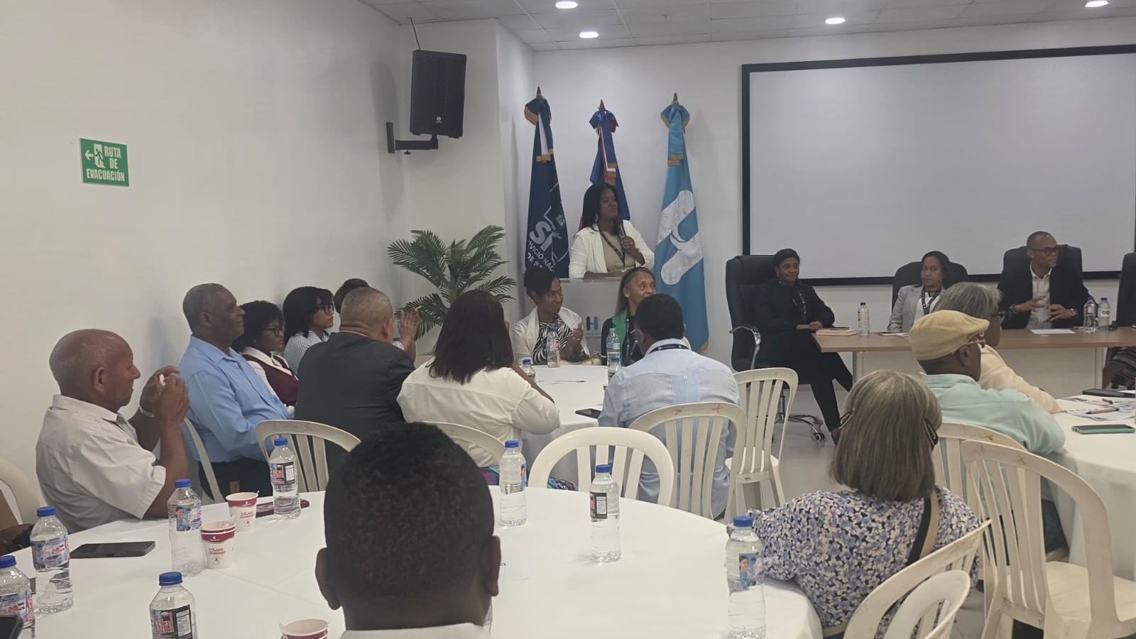 Representantes de juntas de vecinos de Guaricano, Villa Mella y Sabana Perdida expusieron sus propuestas para optimizar los servicios.