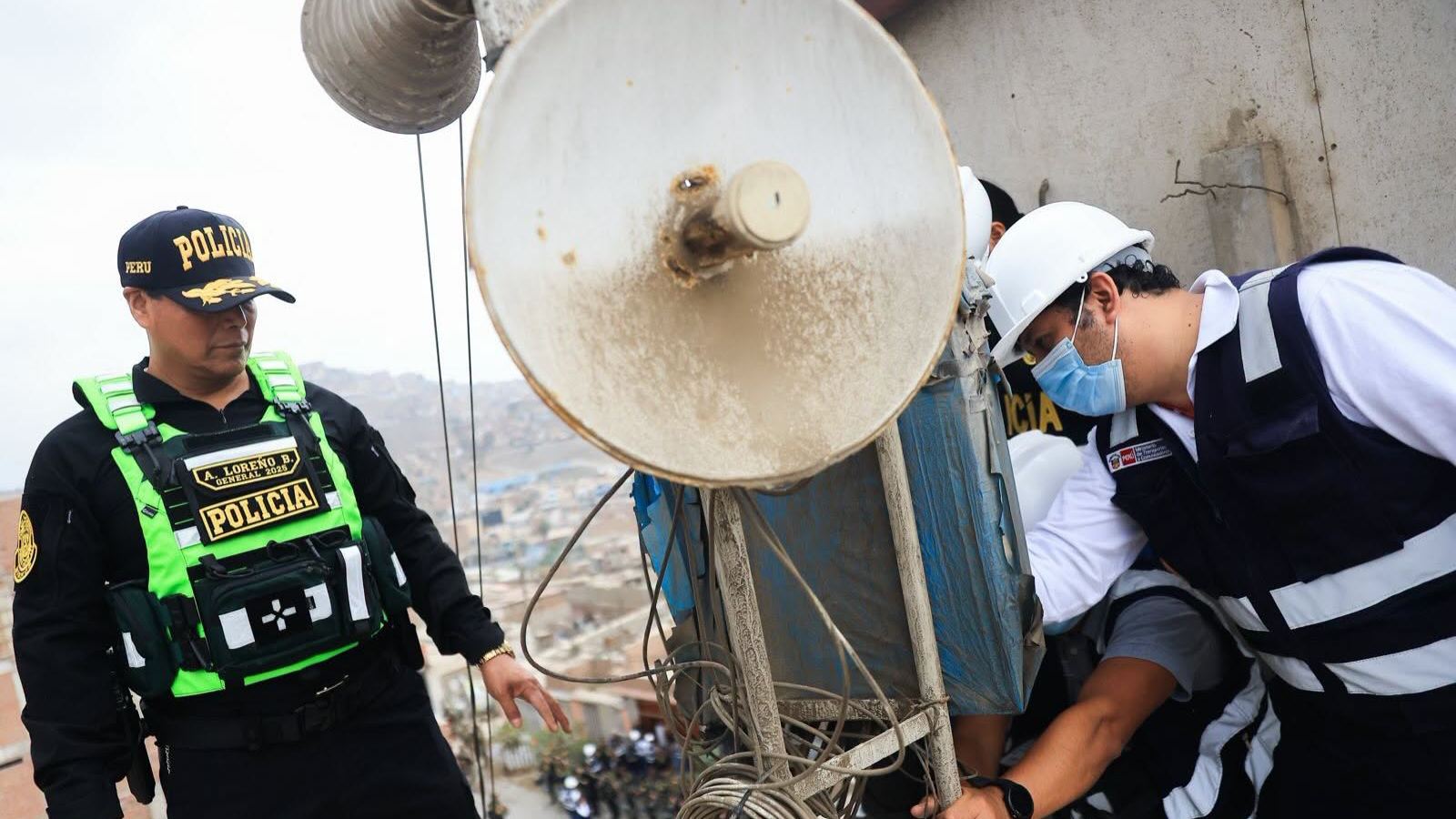 La presidenta Keiko Fujimori lideró el monitoreo del operativo simultáneo #PerúResponde de detección y desinstalación de antenas clandestinas en los alrededores de establecimientos penitenciarios.