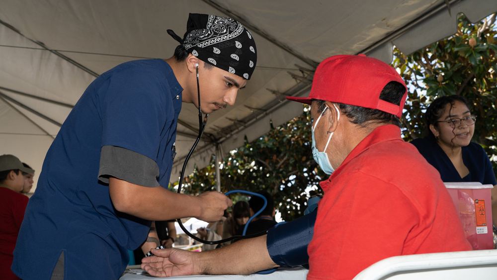 PROPEEP lleva las jornadas de inclusión social Primero Tú a tres sectores de Santiago con consultas médicas, atención en salud, asistencia social y orientación sobre los servicios del Estado.