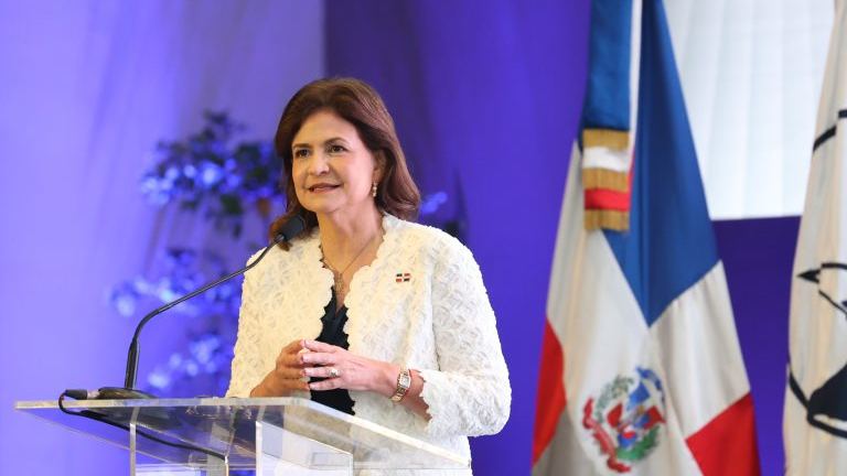La vicepresidenta Raquel Peña entregó este sábado 17 de octubre 836 apartamentos del residencial Ciudad Real Ecológica, en Santo Domingo Este; con esta entrega, el proyecto completa 2,024 viviendas construidas.