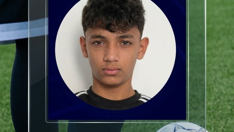 El atacante dominicano Víctor José acumula 31 goles en 21 partidos disputados en la liga regional de España.